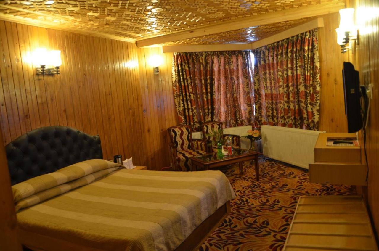 Hotel Hilltop Gulmarg JAMMU AND KASHMIR Εξωτερικό φωτογραφία