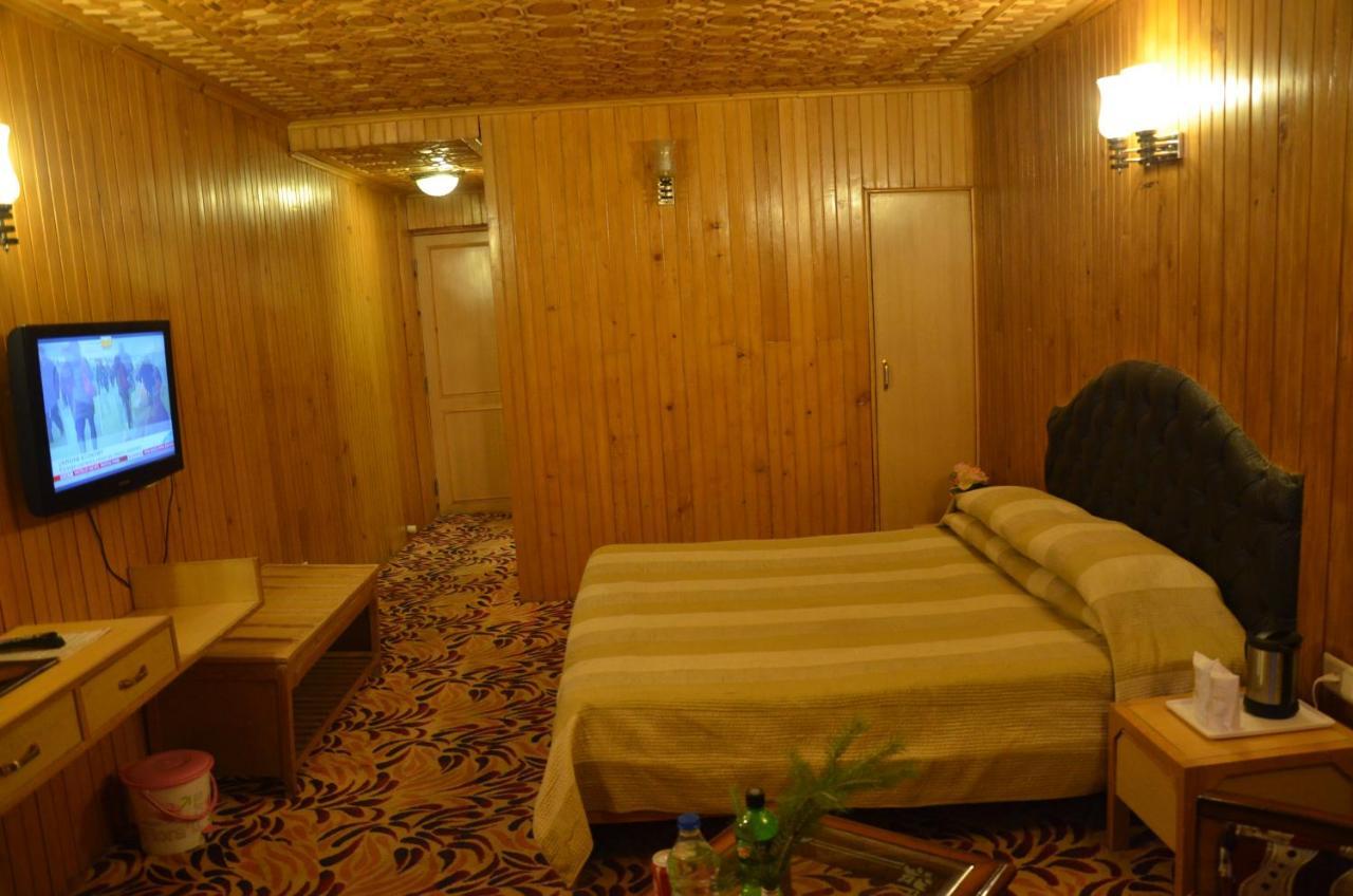 Hotel Hilltop Gulmarg JAMMU AND KASHMIR Εξωτερικό φωτογραφία