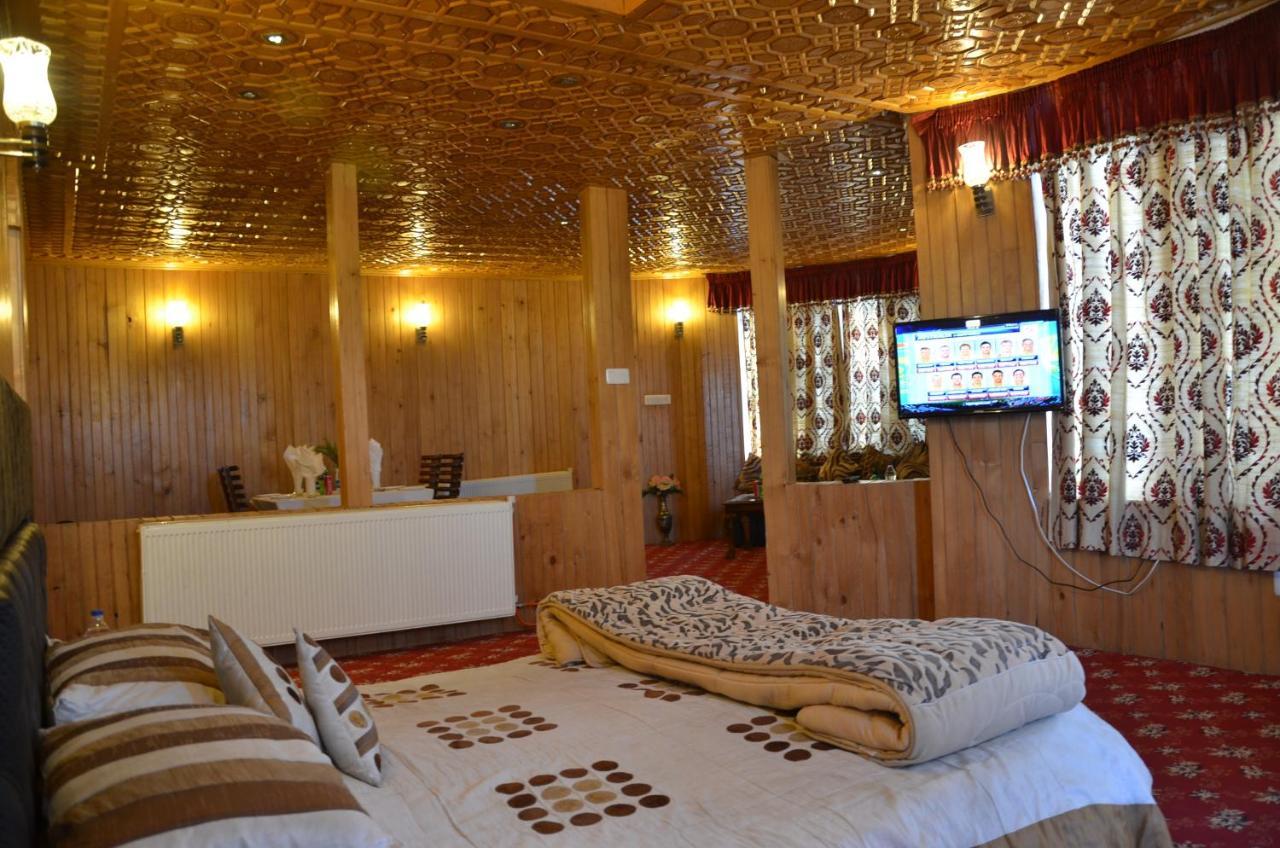 Hotel Hilltop Gulmarg JAMMU AND KASHMIR Εξωτερικό φωτογραφία